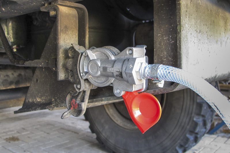 auto_unimog_kopf_04