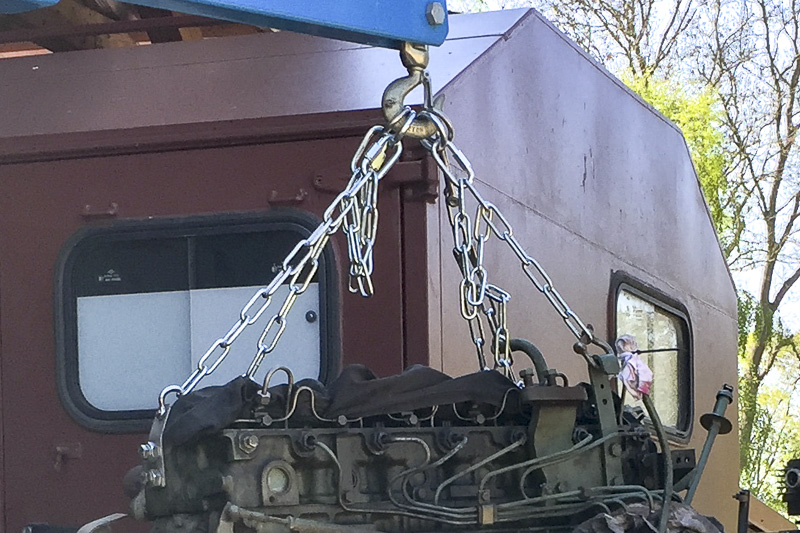 auto_unimog_motor_08