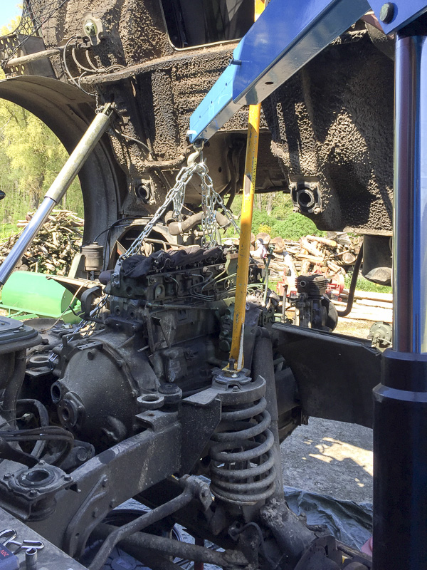 auto_unimog_motor_09