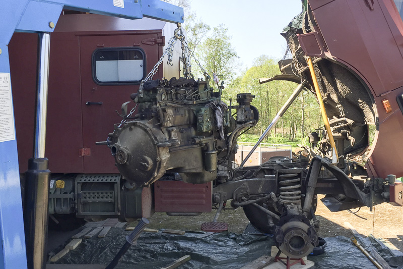 auto_unimog_motor_11