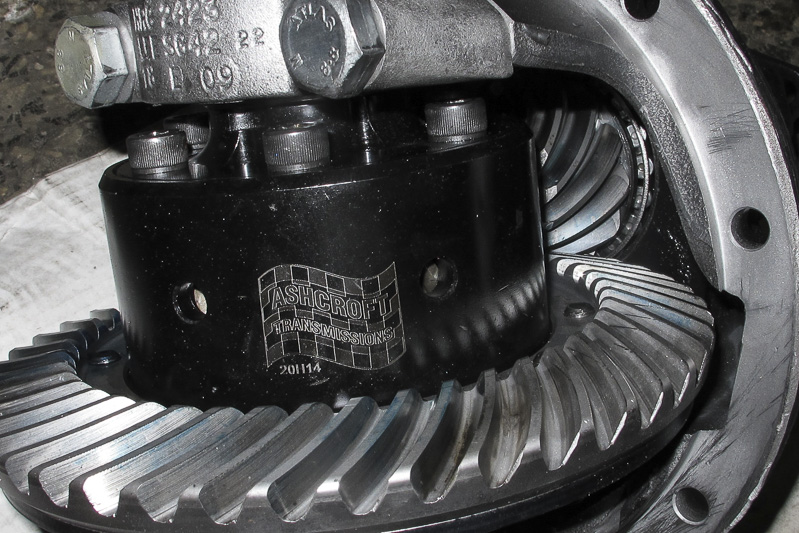 fahrzeuge_landrover_defender_hinterachse_01