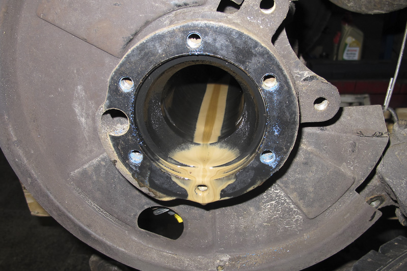 fahrzeuge_landrover_defender_hinterachse_05