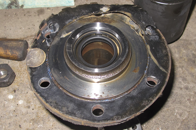 fahrzeuge_landrover_defender_hinterachse_06