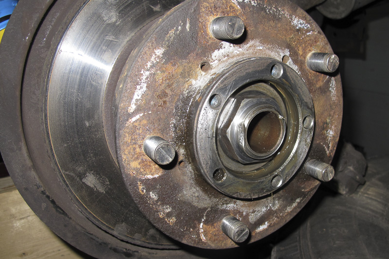 fahrzeuge_landrover_defender_hinterachse_09