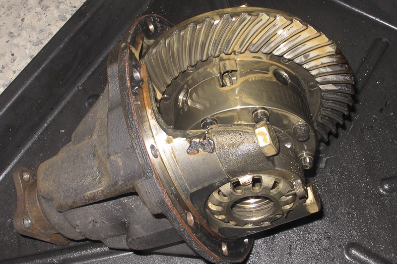 fahrzeuge_landrover_defender_hinterachse_11