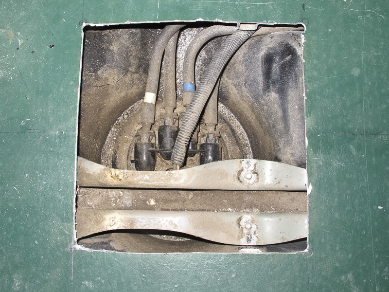 fahrzeuge_landrover_defender_klappe_dieselpumpe_04