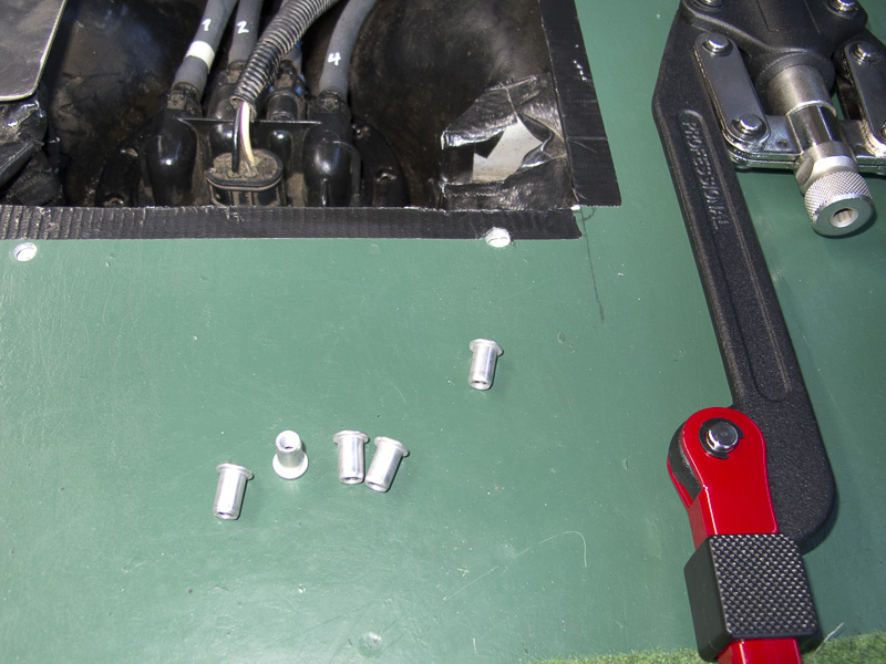 fahrzeuge_landrover_defender_klappe_dieselpumpe_08