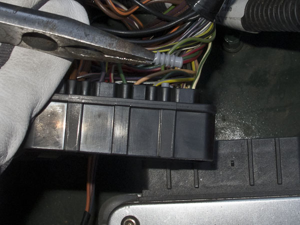 fahrzeuge_landrover_defender_tempomat_05