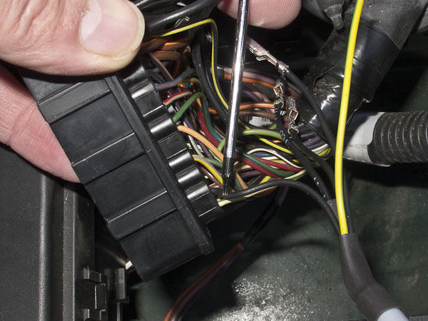 fahrzeuge_landrover_defender_tempomat_06