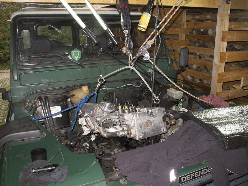 fahrzeuge_landrover_defender_zylinderkopf_19