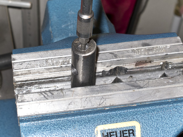 fahrzeuge_landrover_messuhr_05