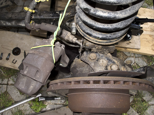 fahrzeuge_landrover_radlager_03