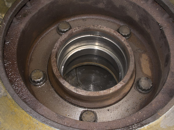 fahrzeuge_landrover_radlager_06