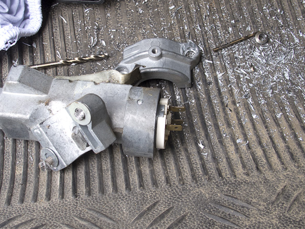 fahrzeuge_landrover_zuendschloss_05