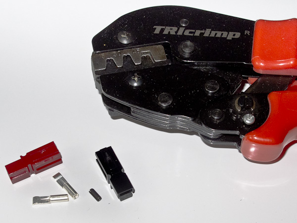 fahrzeuge_landrover_zuendschloss_zange_01