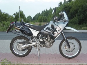 fahrzeuge_motorrad_ktm_adventure_640_01