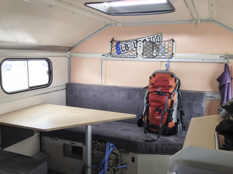 fahrzeuge_unimog_innen_01