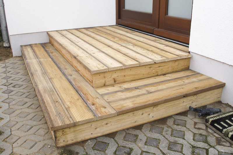 haus_holz_eingang_09