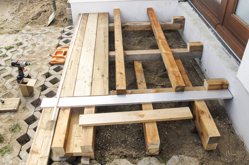 haus_holz_eingang_10