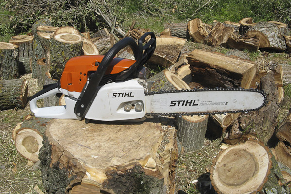 haus_holz_motorsaege_stihl_ms261_02